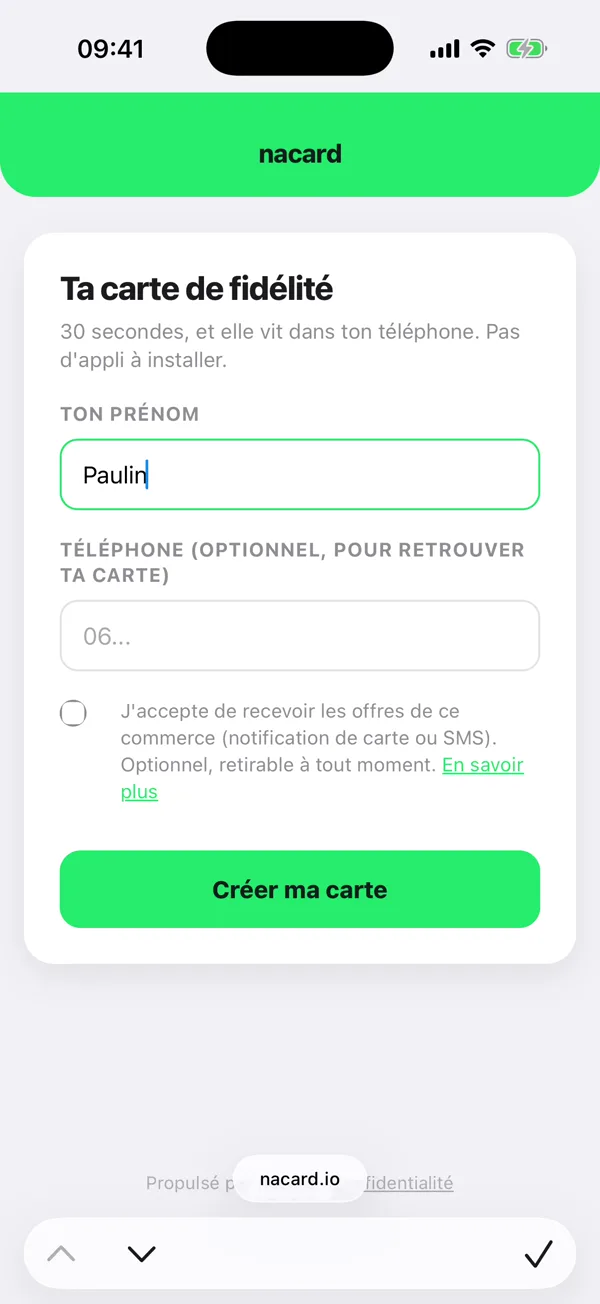 Formulaire d'inscription à une carte de fidélité sur iPhone : prénom, téléphone optionnel, bouton Créer ma carte
